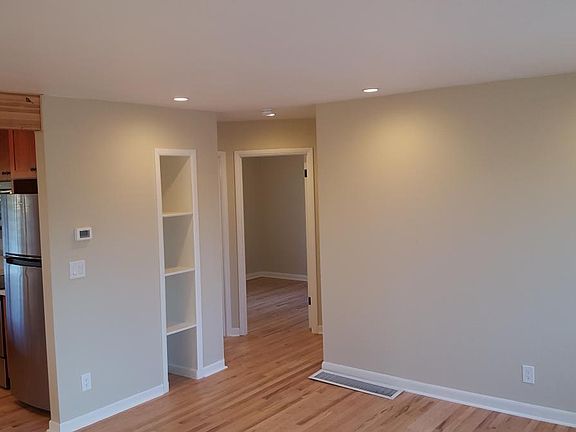Living room facing bedrooms