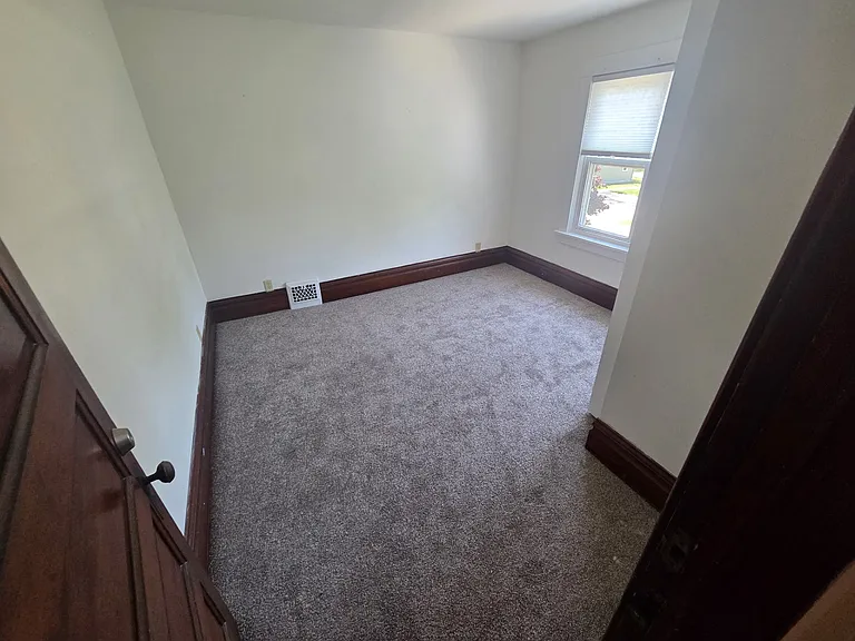 515 Monroe Ave — Photo 8