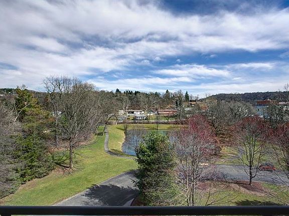 2nd image of 3885 Brookside Ln