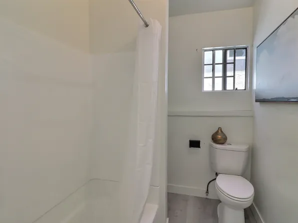 279 Parke St #1, Pasadena, CA 91101