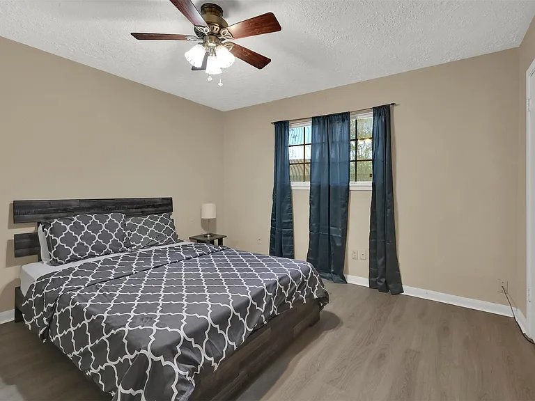 14102 Sylvia Dr — Photo 11