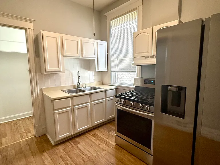 3232 W Le Moyne St #2 — Photo 8