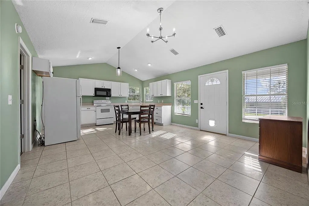 2 bed, 2.0 bath, 792 sqft, $1,650 — Photo 3