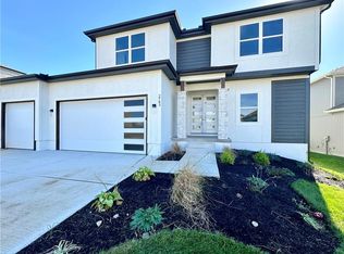 2783 SW 11th Ter, Lees Summit, MO 64081