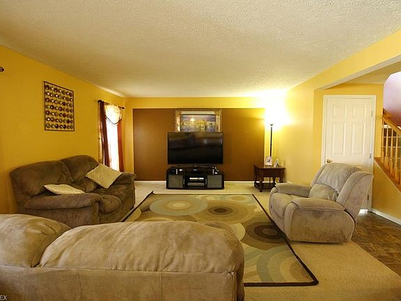 4th image of 1321 Tinkers Green Dr