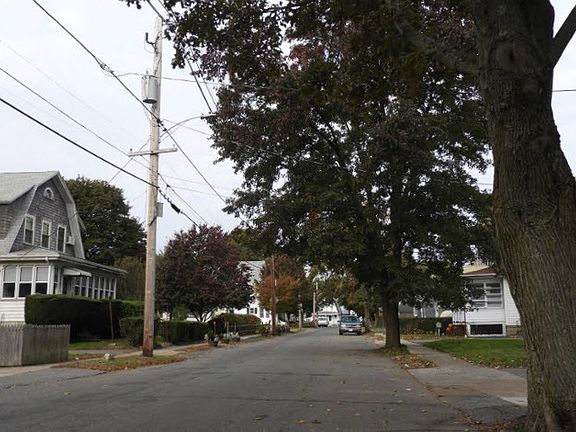 4th image of 8 Coolidge Ave