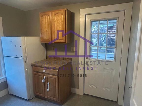 2nd image of 159 Park St #3