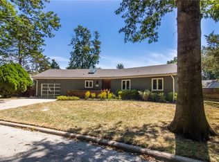 514 Pioneer Rd, Lawrence, KS 66049