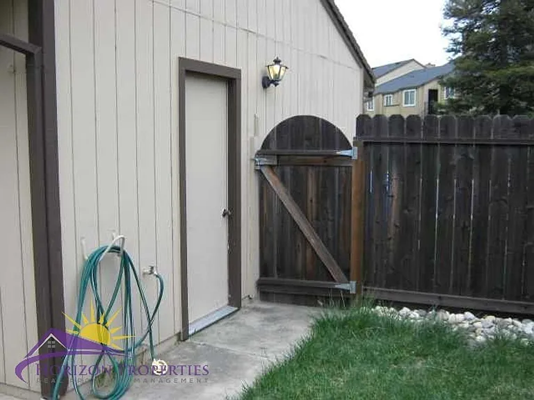 2030 Moontree Dr — Photo 36