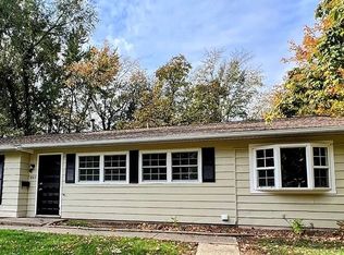 4145 Camelot Dr, Decatur, IL 62526