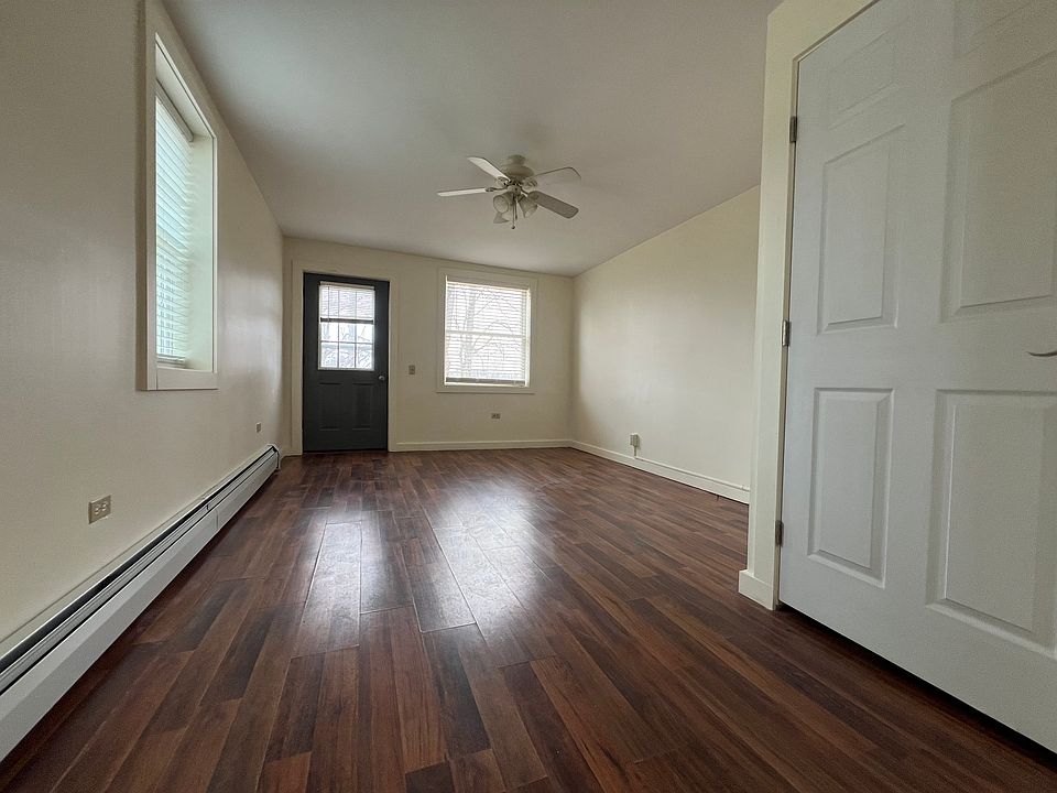1st image of 251 Park St APT 3