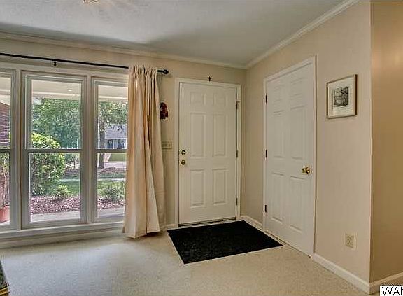 3rd image of 3742 Sierra Dr