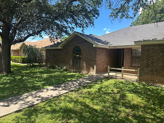 2nd image of 3326 Maplewood Dr