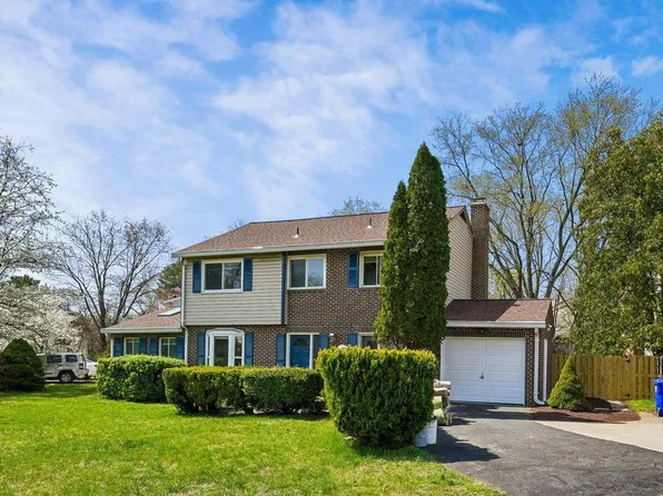 17720 Millcrest Dr, Rockville, MD 20855