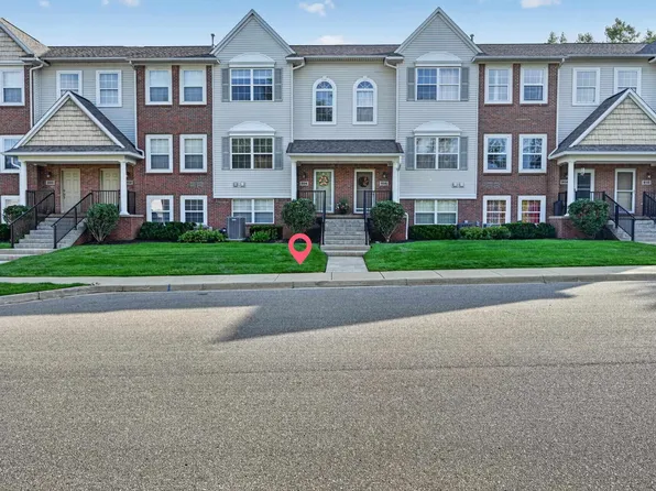 804 Eagle Dr, Fenton, MI 48430