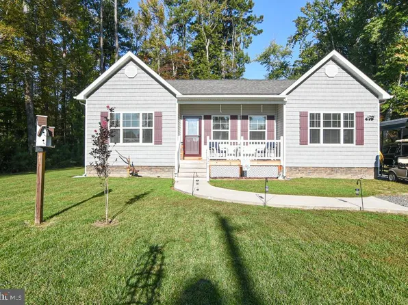 521 Latane Dr, Colonial Beach, VA 22443