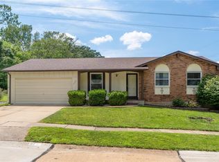 1117 Holgate Dr, Ballwin, MO 63021