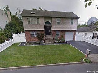 213 Washington Ave, Amityville, NY 11701