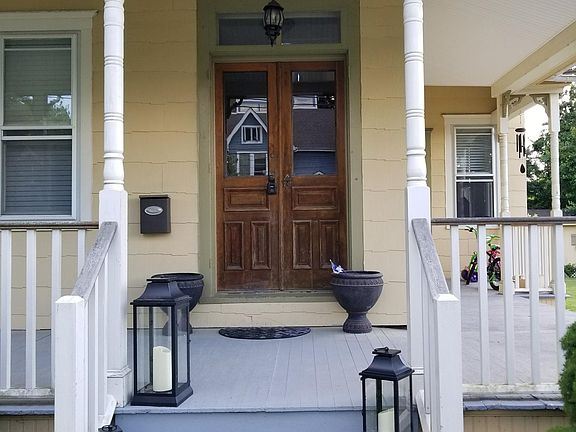 3rd image of 516 E Centre Ave