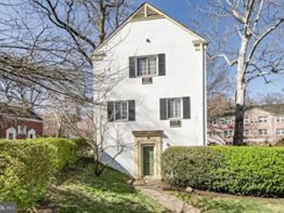 3313 Coryell Ln