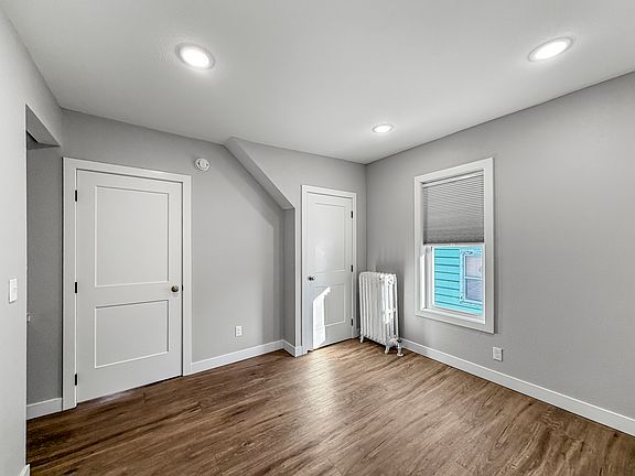 5th image of 309 N 5th St APT 3