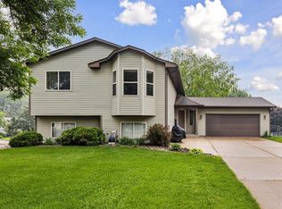 9466 Jareau Ave S, Cottage Grove, MN 55016