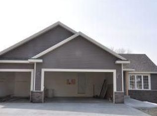 1849 Spruce Meadows Dr SE, Rochester, MN 55904