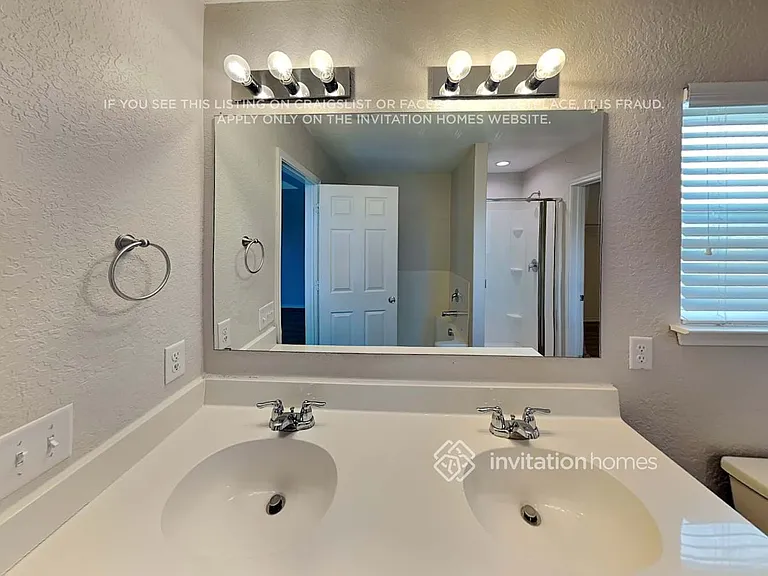1607 Crown Daisy — Photo 20