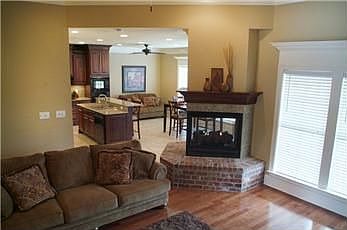 5th image of 38378 Shelby Dr