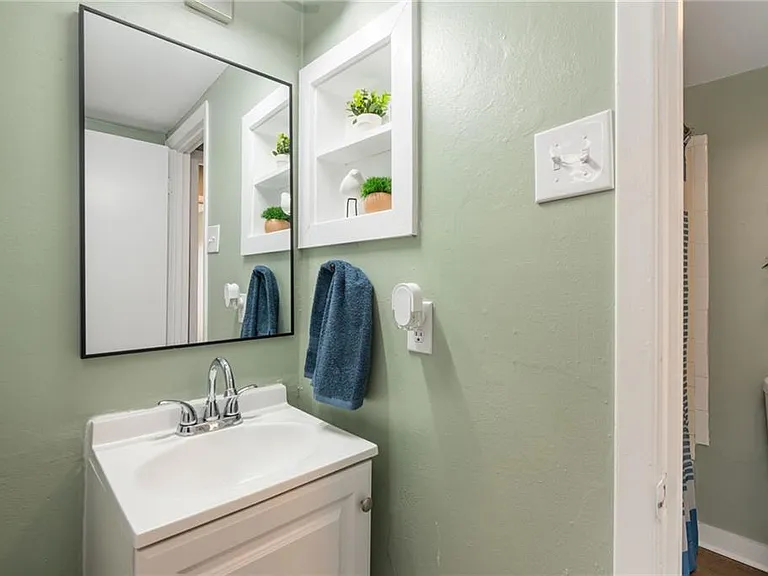 337 Riverbend Dr — Photo 13