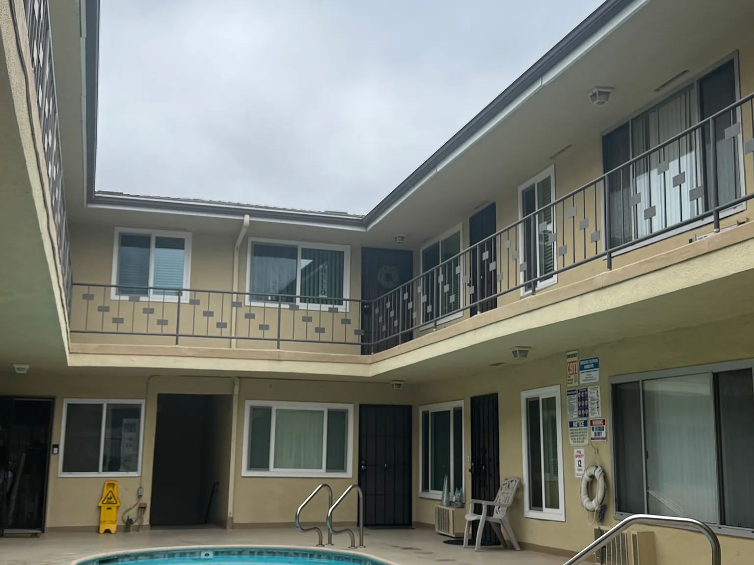 2 bed, 1000 sqft, $2,300 — Photo 2