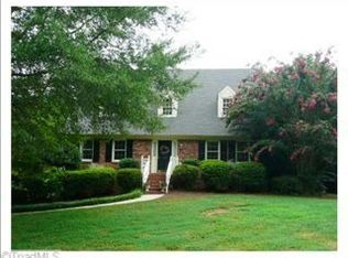 709 Luxbury Rd, Winston Salem, NC 27104