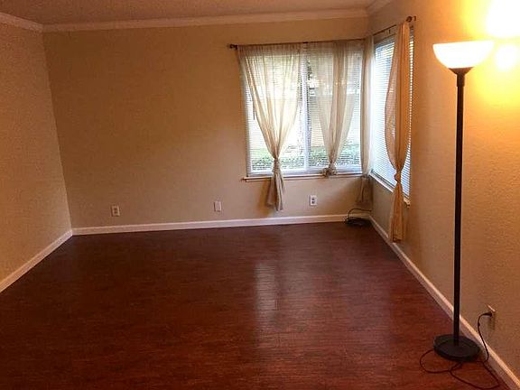 2nd image of 2310 Warfield Way Unit D