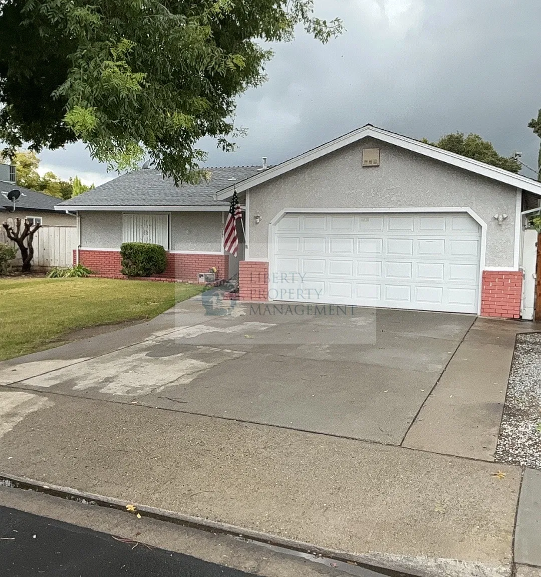 3 bed, 1010 sqft, $1,995 — Photo 1