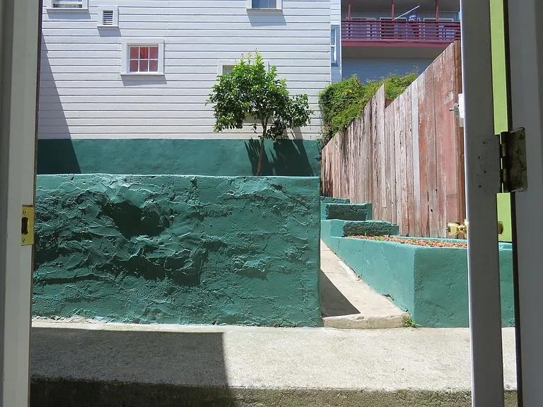 1714 Castro St — Photo 55