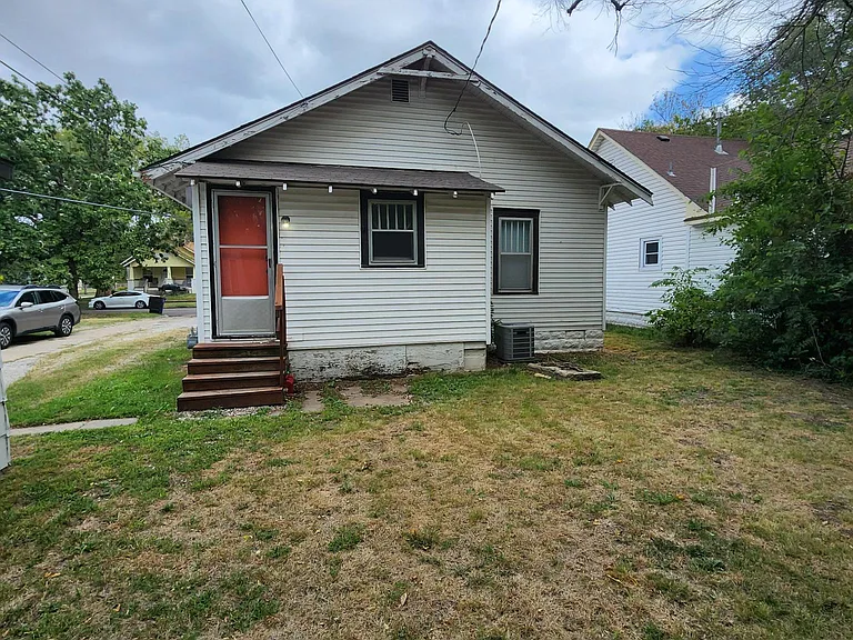 255 N Elizabeth Ave — Photo 5