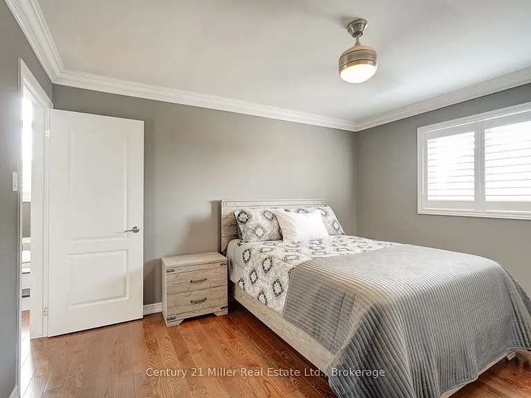 8 Watercliff Pl — Photo 23