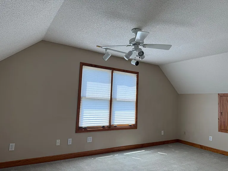 628 Willowood Pkwy — Photo 14