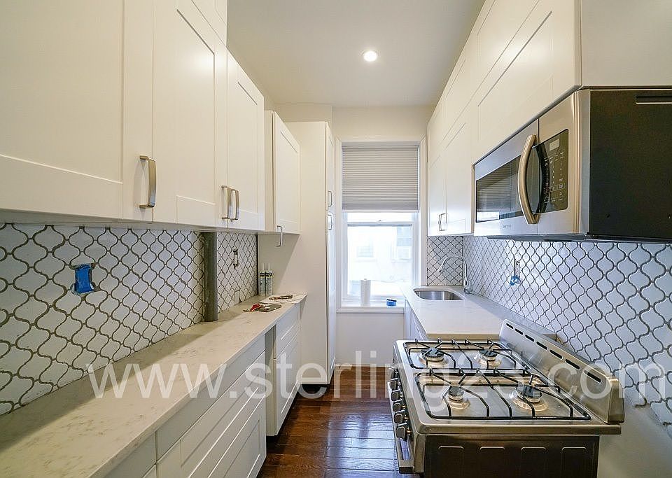 1st image of 2336 31st Ave APT 1R