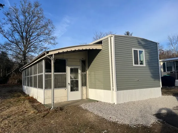 8 Hector St, East Wareham, MA 02538