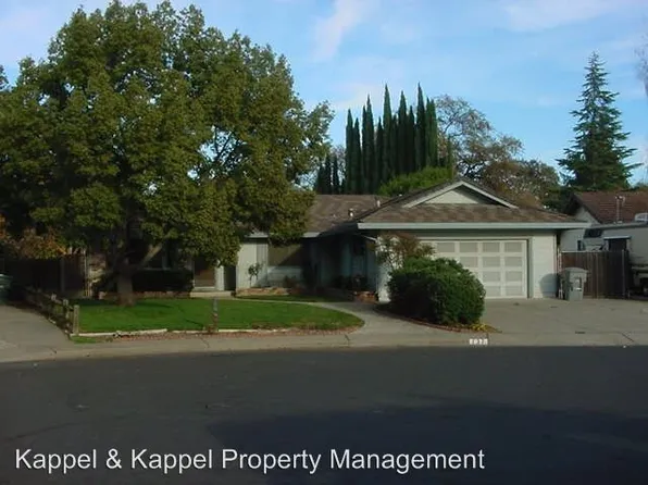 137 Chinook Ct, Vacaville, CA 95688