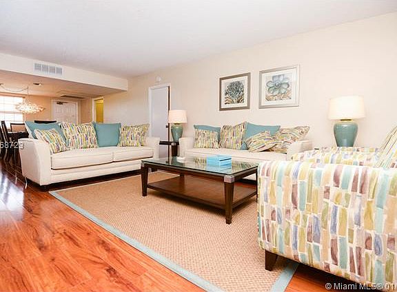 5th image of 3900 Oaks Clubhouse Dr APT 509