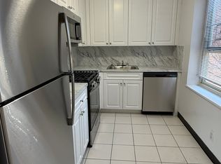 192-65 71st Cres APT 2B, Fresh Meadows, NY 11365