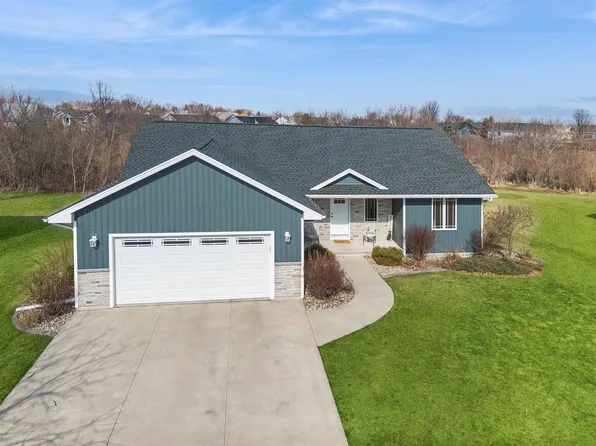 N1786 Swanee Cir, Greenville, WI 54942