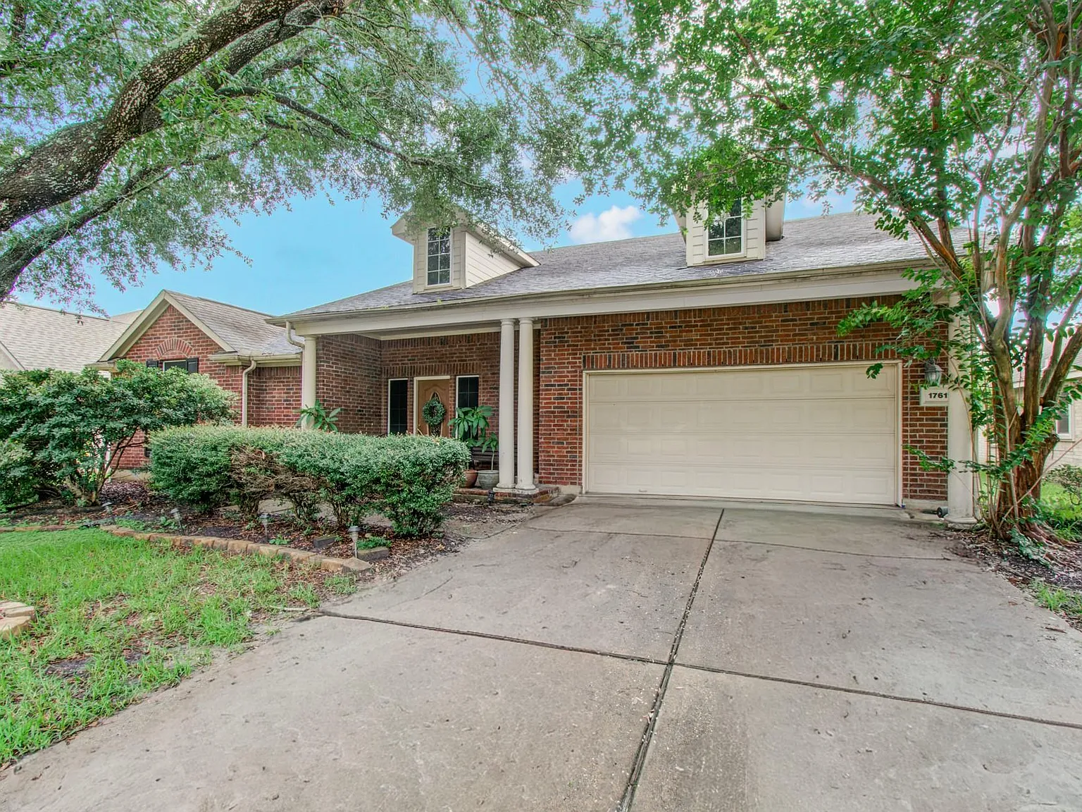 3 bed, 2.5 bath, 2680 sqft, $2,399 — Photo 3