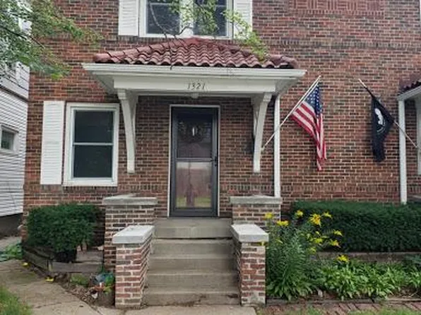 1321 S 32nd St, Omaha, NE 68105