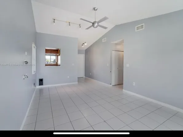 318 NW 114th Ave #5-108, Sweetwater, FL 33172