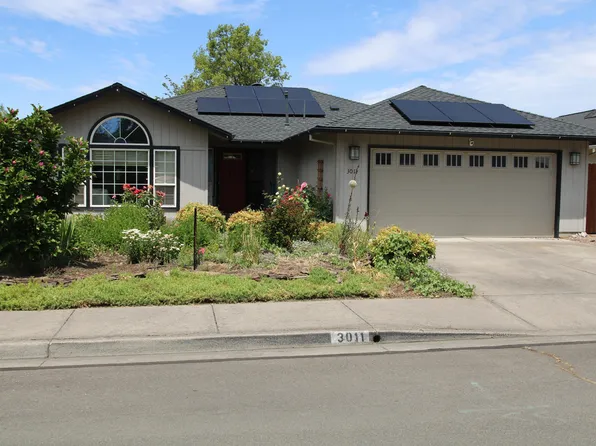 3011 Edgewood Dr, Medford, OR 97504
