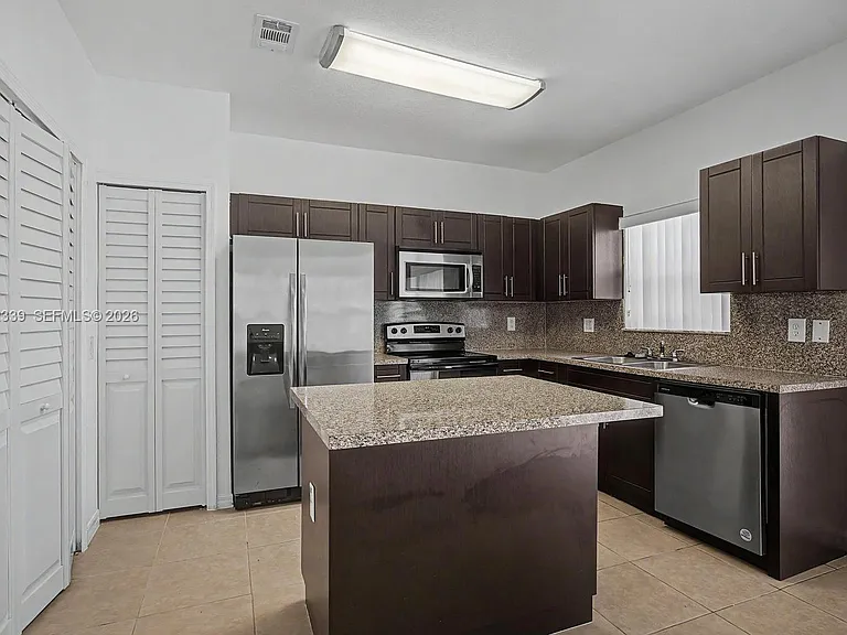 1668 SE 30th St #1 — Photo 11