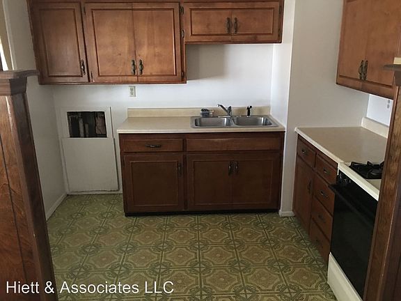 2nd image of 5025 Royal Dr